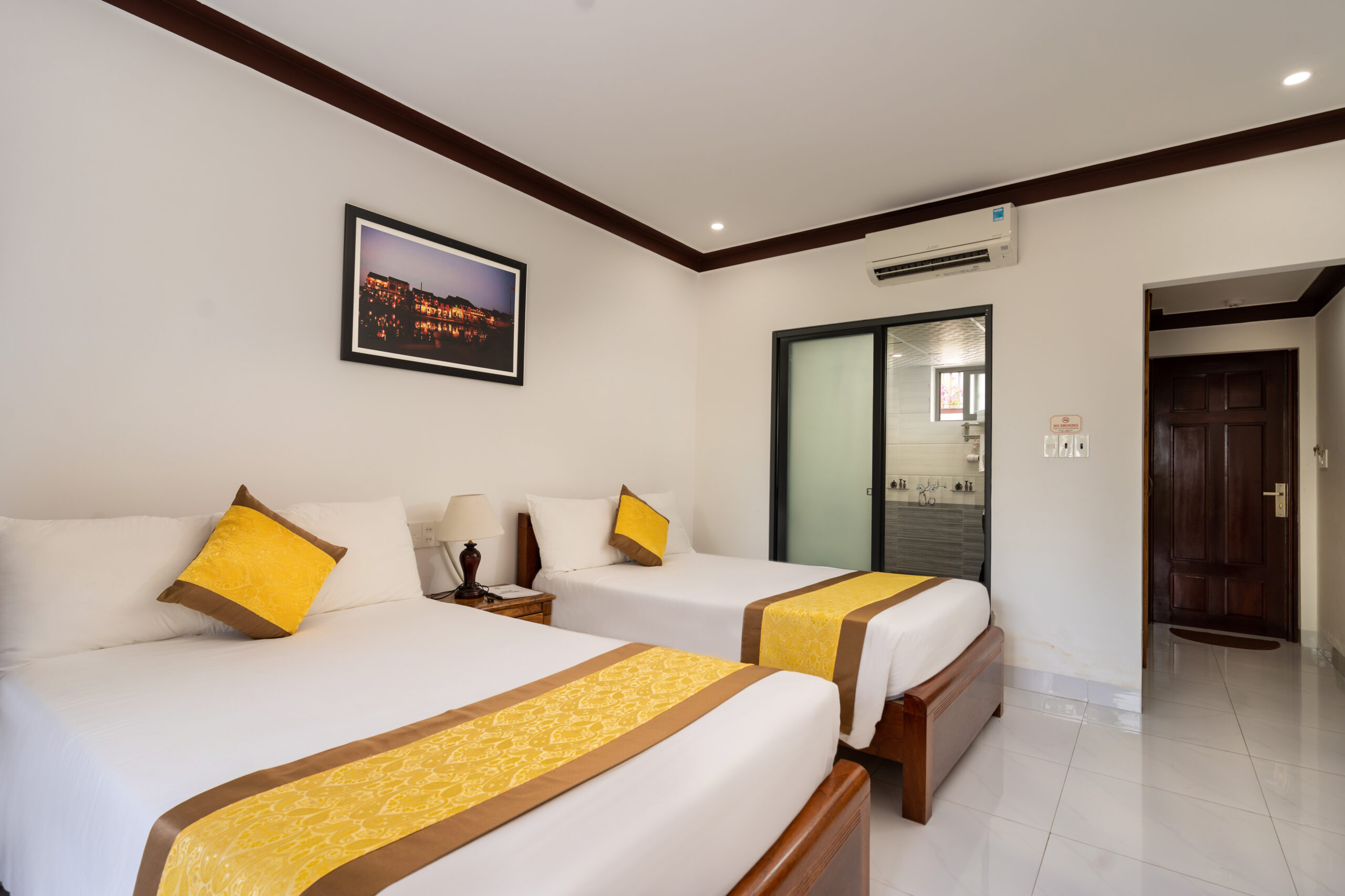 Phòng Deluxe Nhìn Ra Hồ Bơi